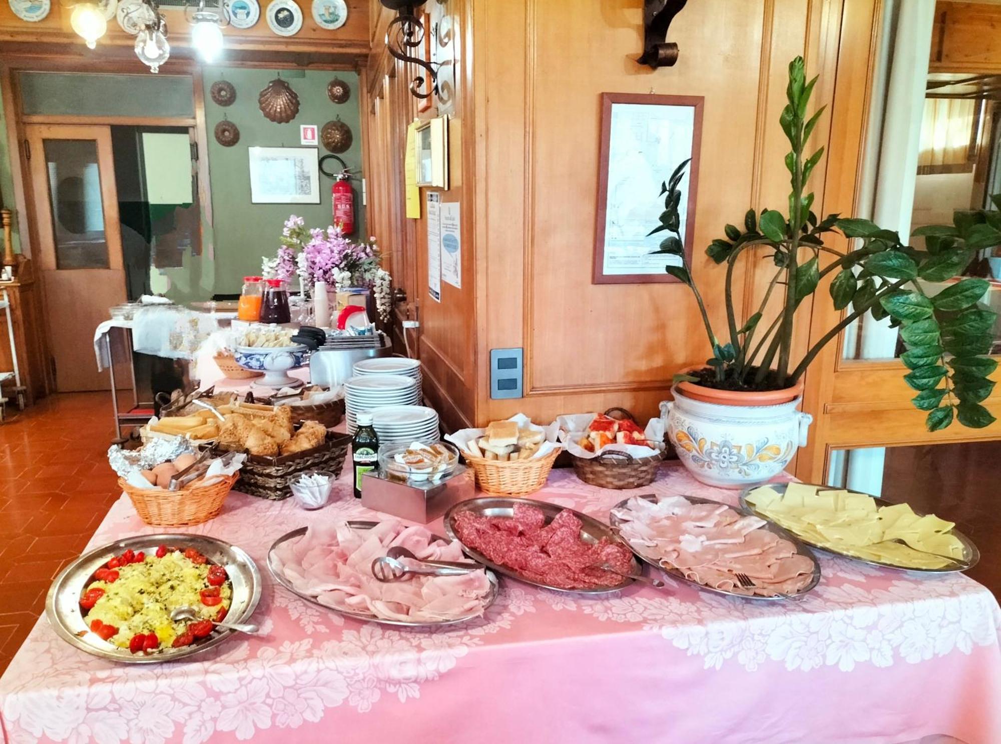 Grifone Hotel Перуджа Екстериор снимка