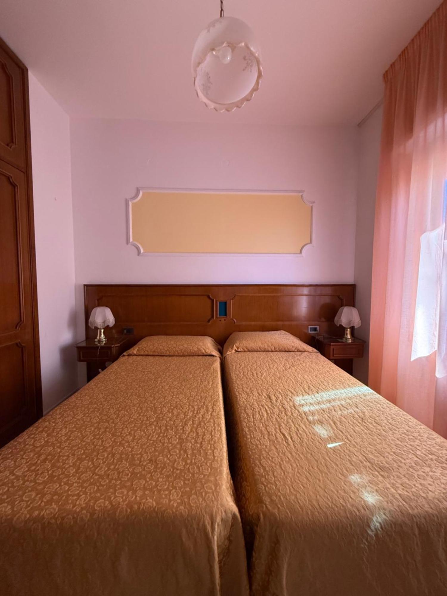 Grifone Hotel Перуджа Екстериор снимка