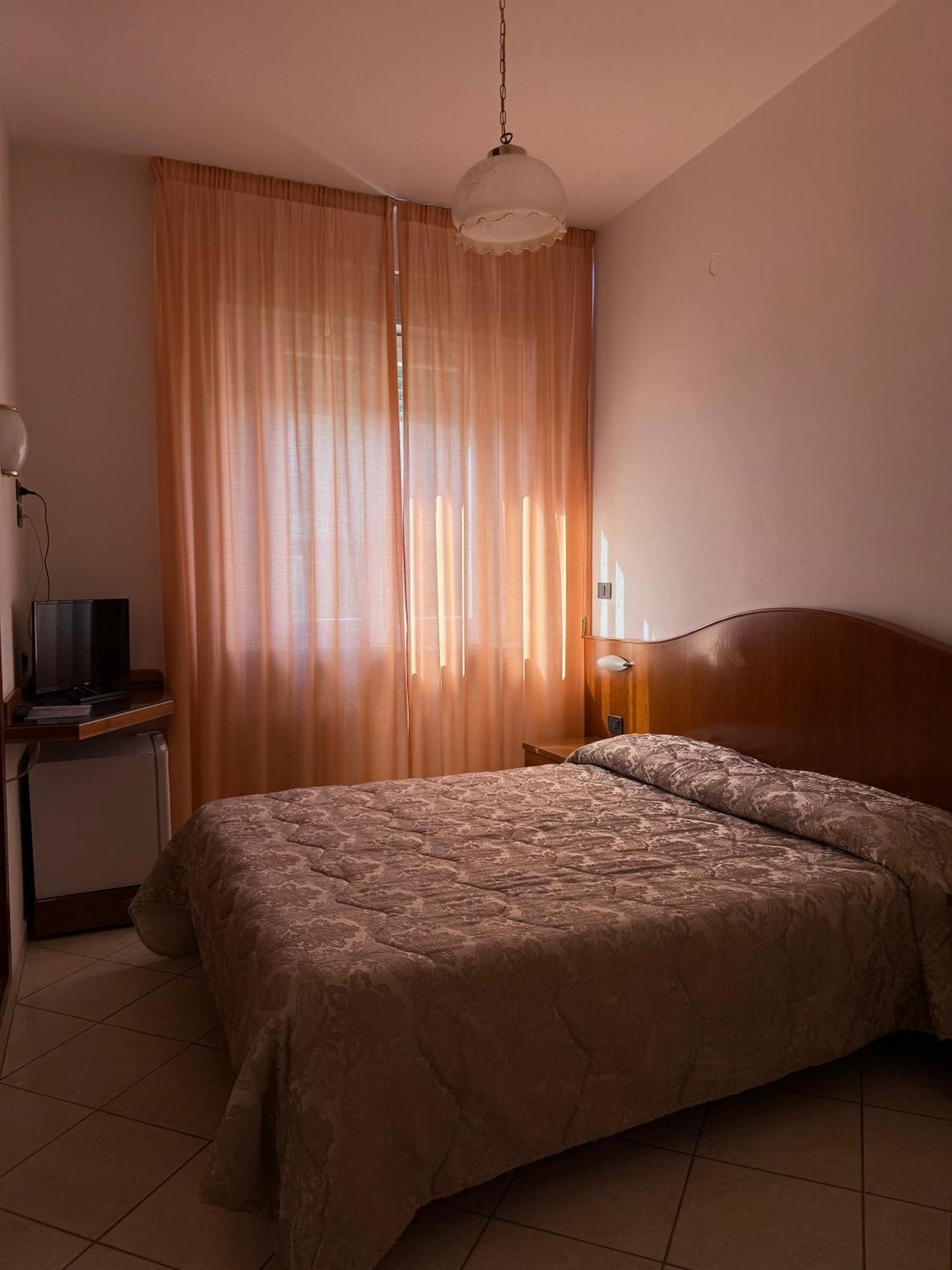 Grifone Hotel Перуджа Екстериор снимка