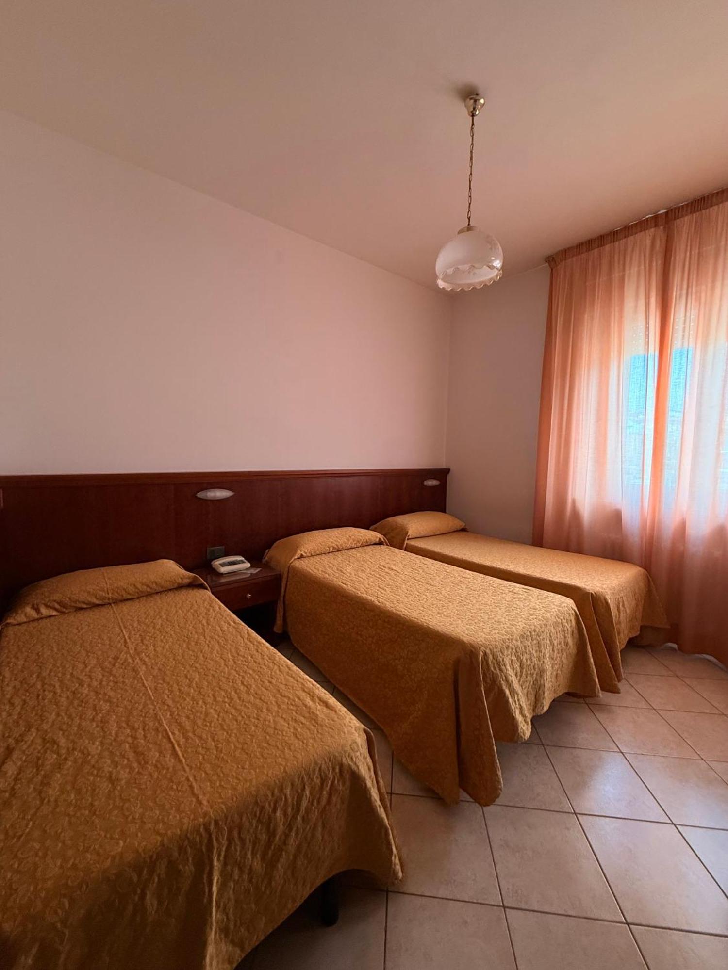 Grifone Hotel Перуджа Екстериор снимка