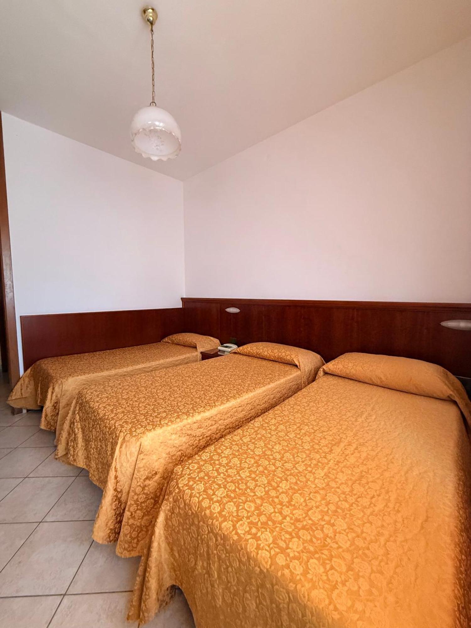 Grifone Hotel Перуджа Екстериор снимка
