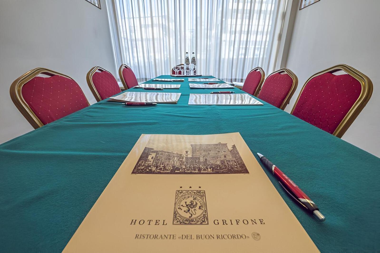Grifone Hotel Перуджа Екстериор снимка