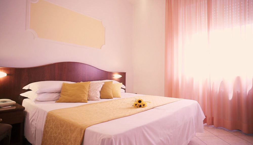 Grifone Hotel Перуджа Екстериор снимка