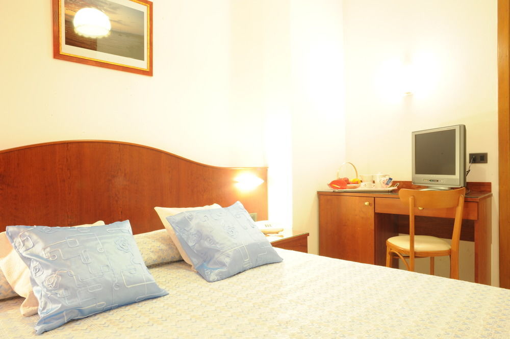 Grifone Hotel Перуджа Екстериор снимка
