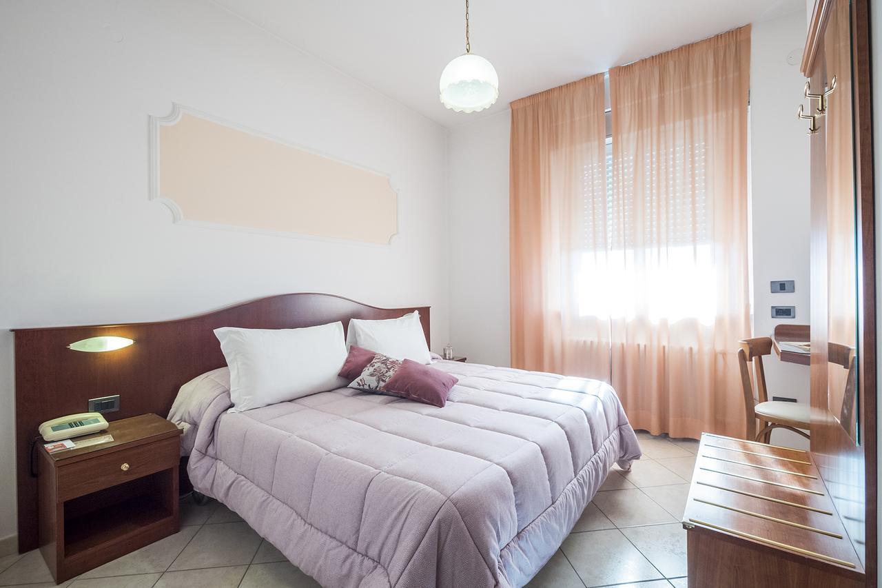 Grifone Hotel Перуджа Екстериор снимка