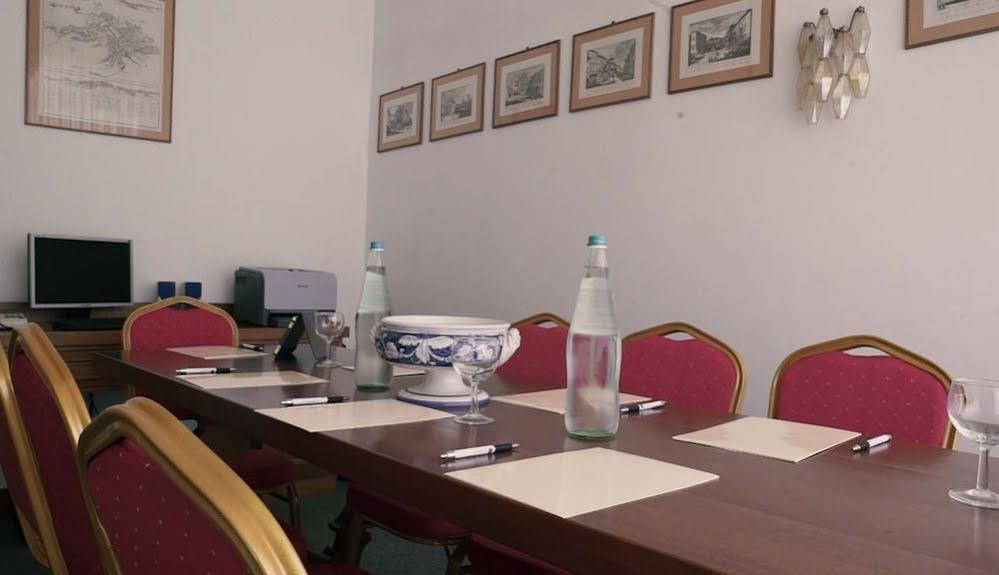 Grifone Hotel Перуджа Екстериор снимка