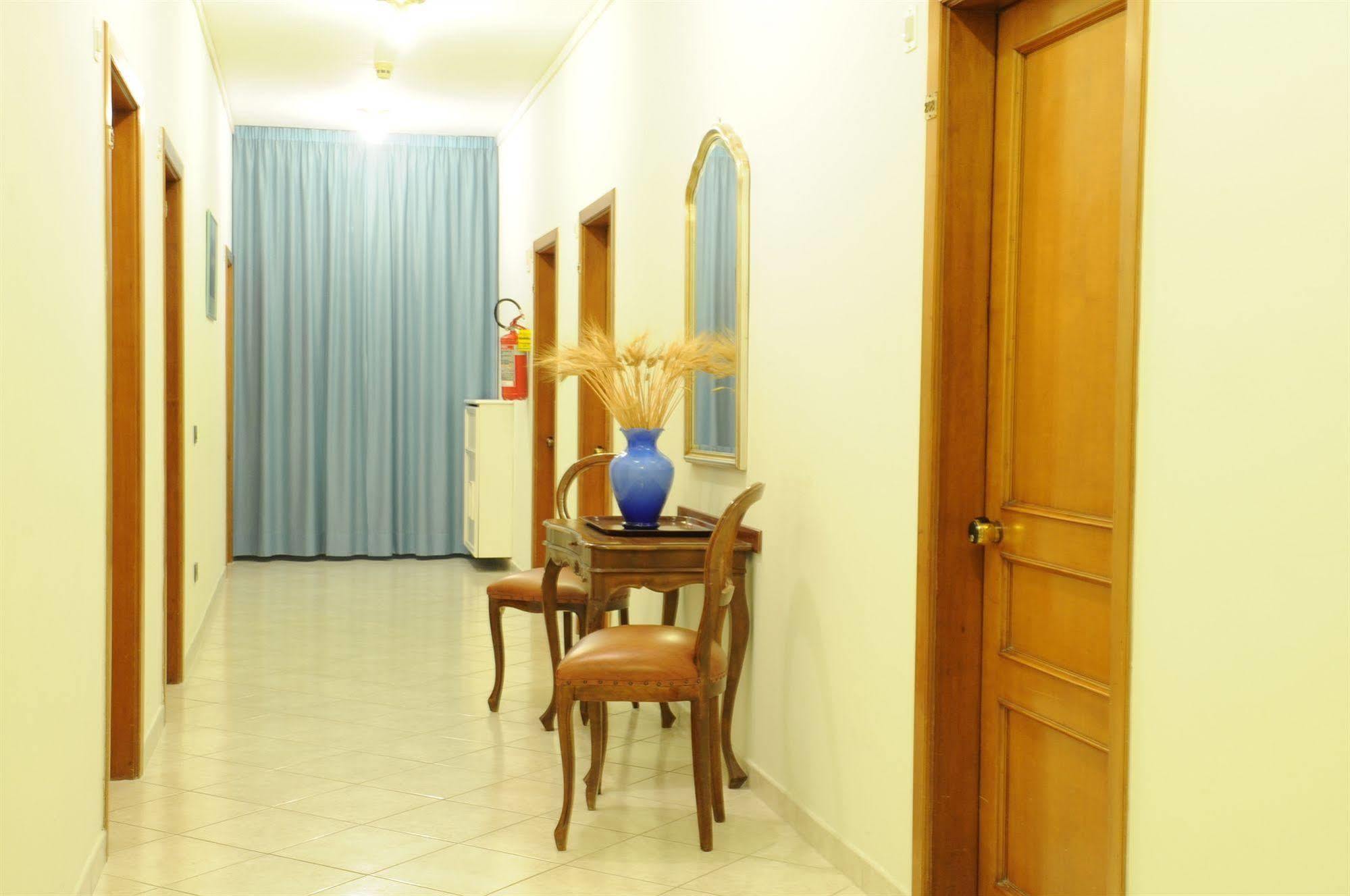 Grifone Hotel Перуджа Екстериор снимка